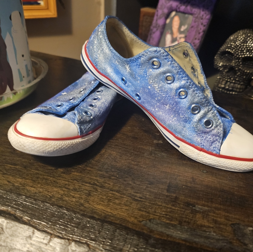 galaxy design chucks
